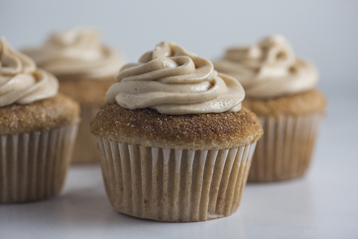 Read more about the article Cinnamon Sugar Cupcakes