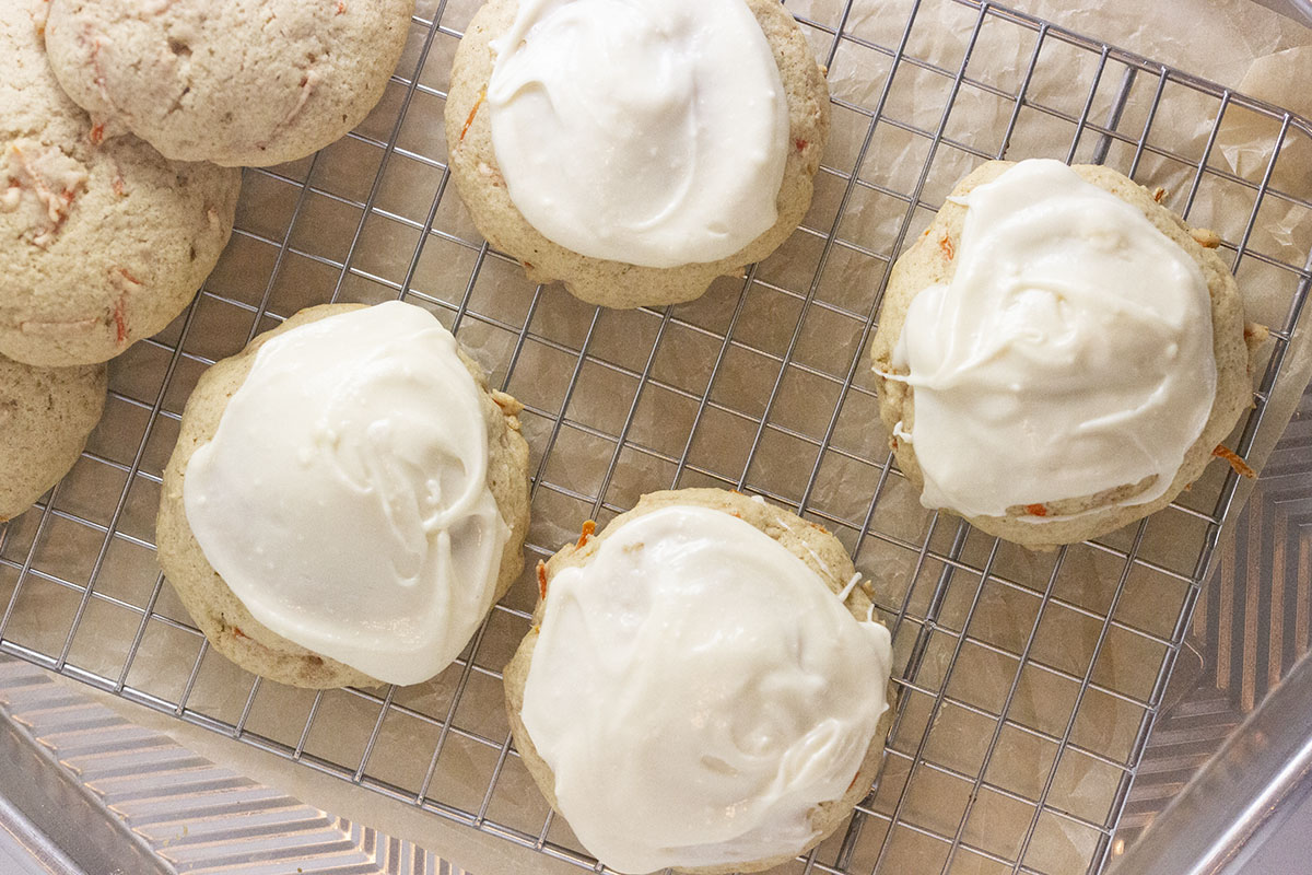 You are currently viewing Gluten Free Carrot Cake Cookies